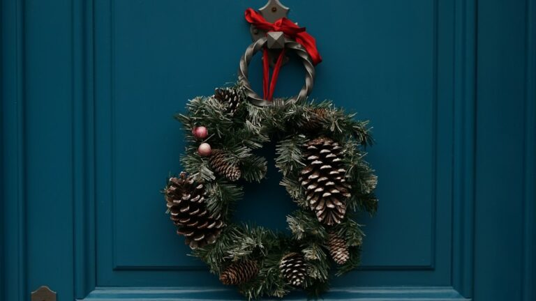 Cascading Tree Topper Bows: Structural Florist Wire Sizing and Streamer Flow Dynamics cascading tree topper bows