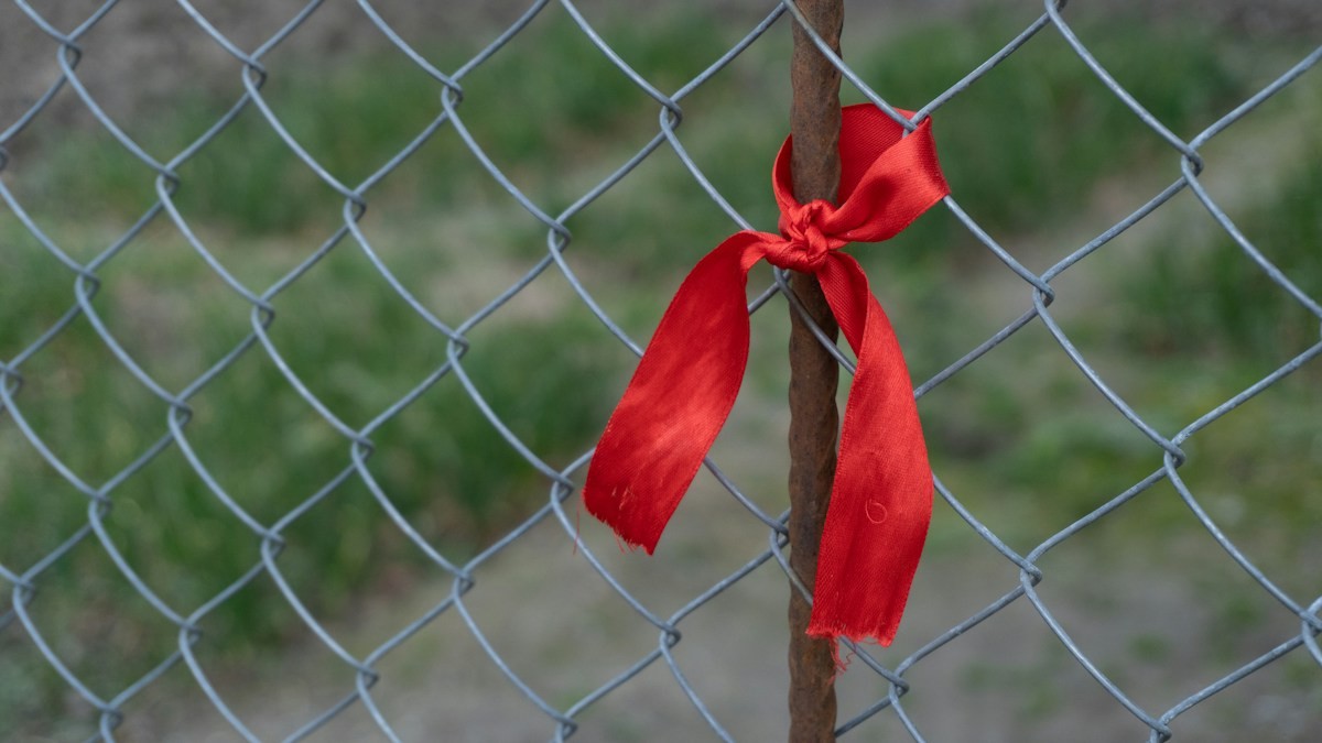 Handmade Holiday Ribbon Wreaths - Detailed step-by-step practical implementation overview